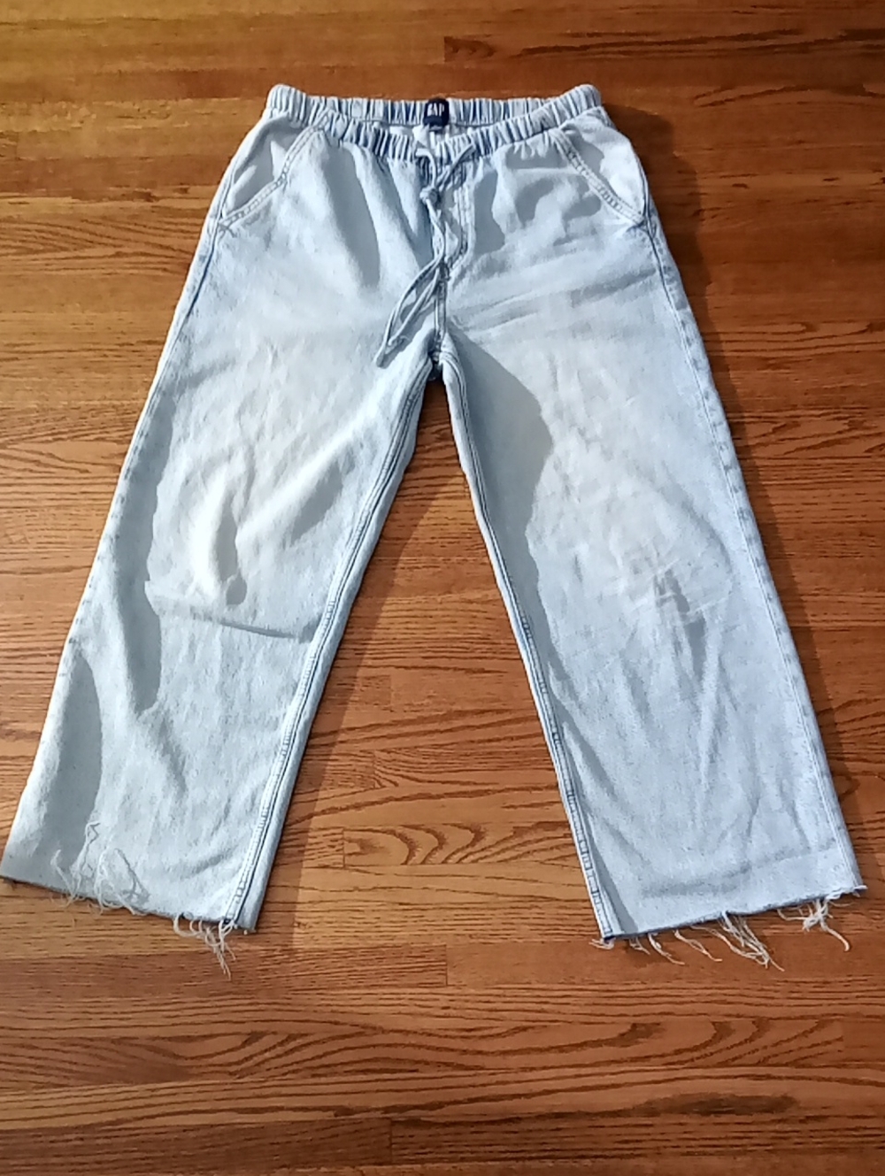 Gap Crop Cotton Jeans Size Small W 15" R 10.5" I 25"